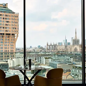 Uptown Palace 4*, Milán Italia